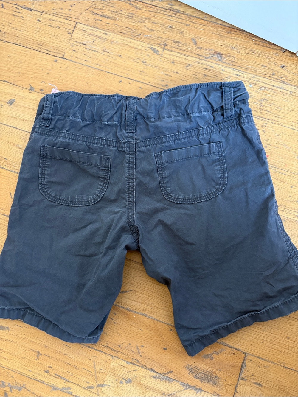 Girls Gray Lightweight Snap Shorts with Pockets by Old Navy Size 5 - Picture 7 of 9